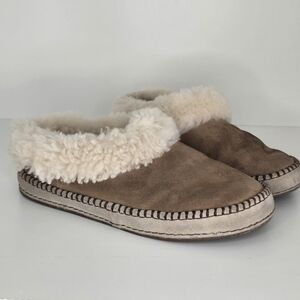 UGG Australia Sheepskin Slippers Chestnut Suede Slip-On Fur Lined Size 8